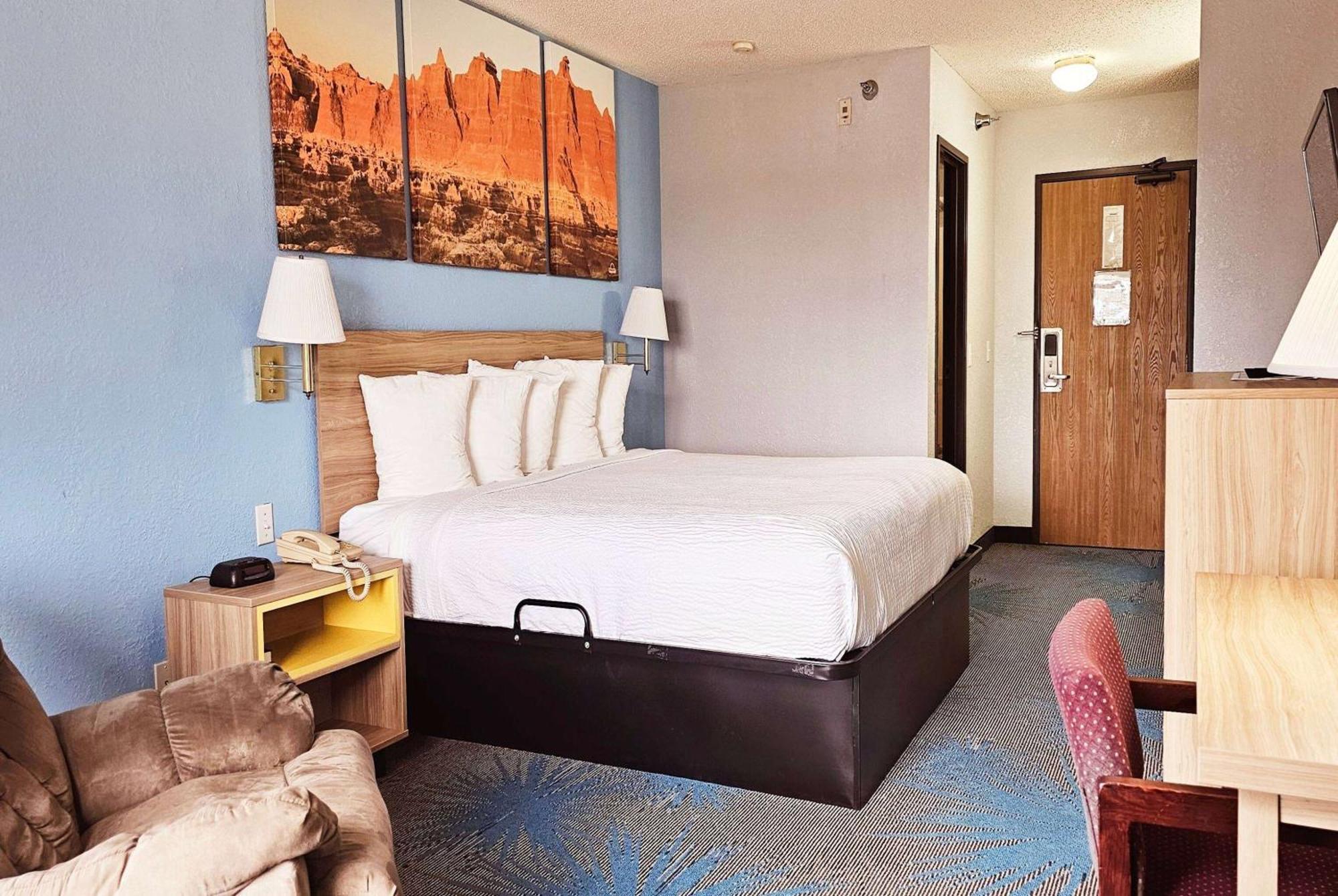 Days Inn By Wyndham Ozark Springfield Buitenkant foto