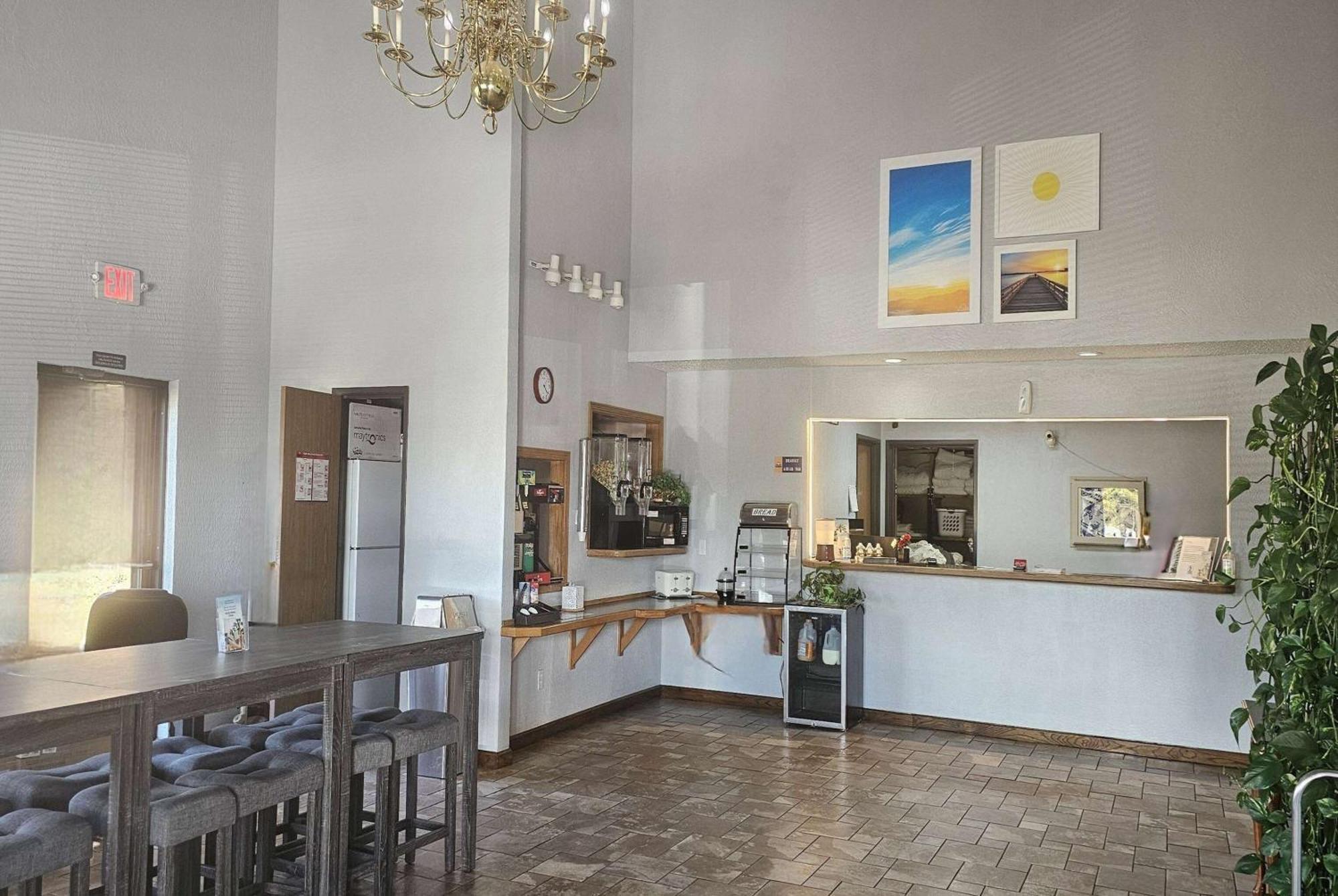Days Inn By Wyndham Ozark Springfield Buitenkant foto