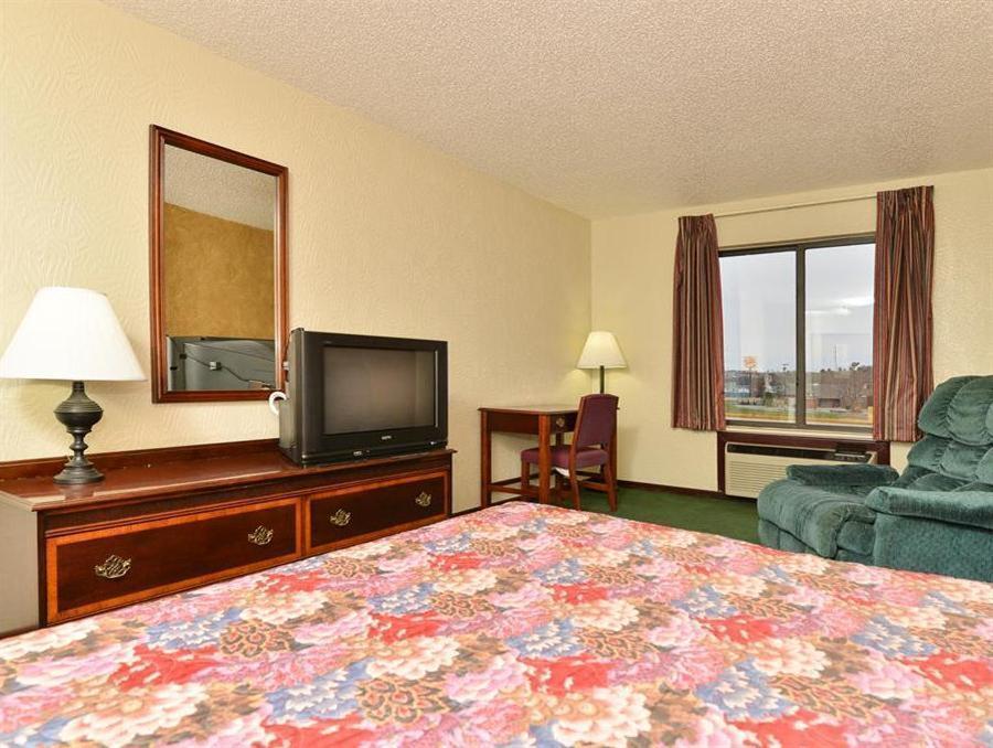 Days Inn By Wyndham Ozark Springfield Buitenkant foto