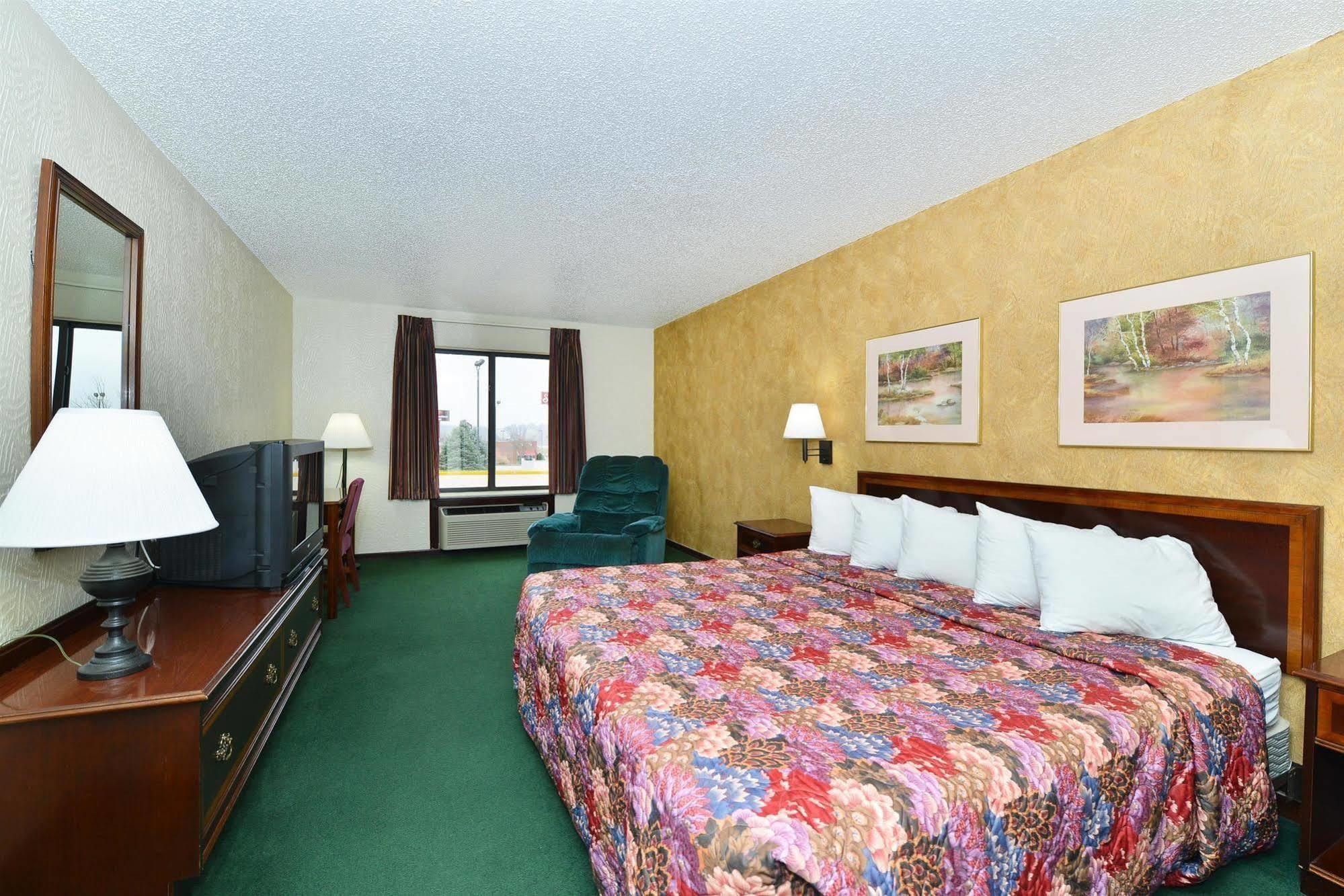 Days Inn By Wyndham Ozark Springfield Buitenkant foto